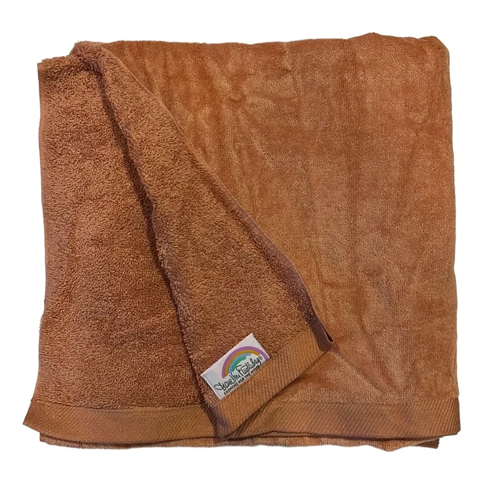 Vintage Diane Von Furstenberg bath towels set